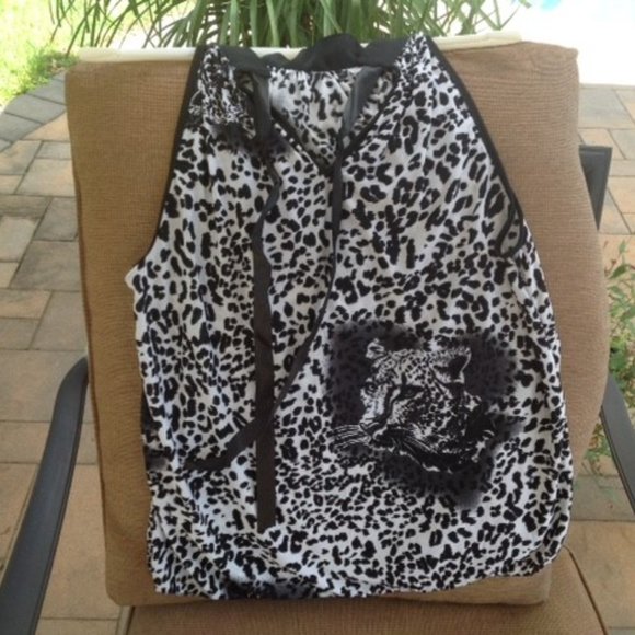 NWT LEOPARD OFF SHOULDER Black BLOUSE Romantic M - Picture 3 of 3